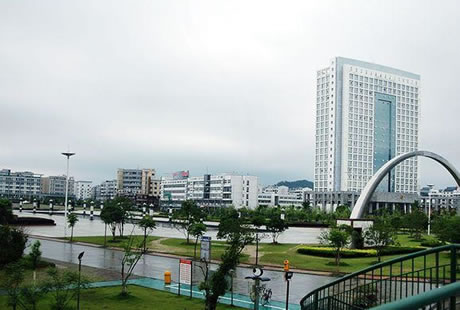 �������Y