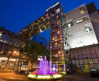 �������Y