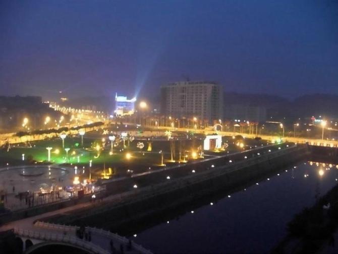 �������Y