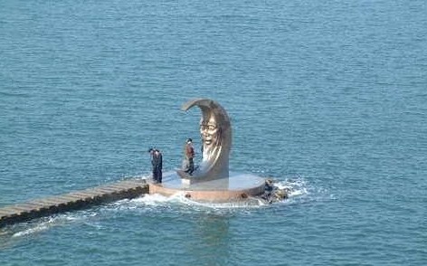 �������Y